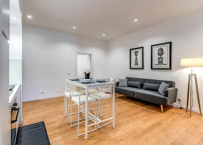 Charming Flat By The Vatican דירה